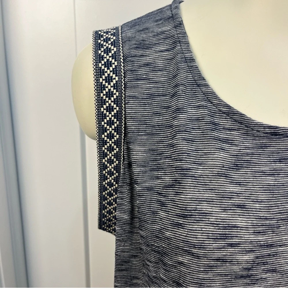 W5 Women’s Navy Blue White Sleeveless Scoop Neck‎ Tank Top Blouse Size Large